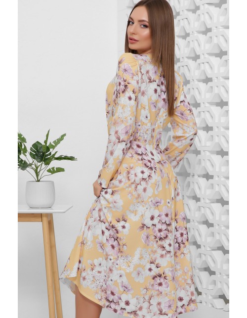 Женственное платье-миди желтого цвета с юбкой-полусолнце и V-образным вырезом