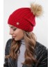Жіноча шапка червоного кольору з бубоном і стильною фурнітурою