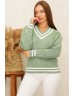 Вязаный женский джемпер фисташкового цвета с манжетами на рукавах