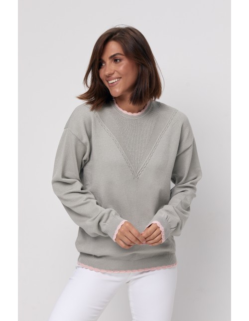 Вязаный женский джемпер цвета стали с ажуром на манжетах