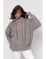 Вязаный свитер цвета кофе с ажурным узором