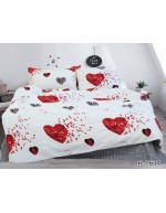 Постель двуспальная белого цвета с сердечками