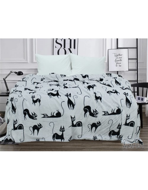 Плед светло-серого цвета с кошечками (160х220 см.)