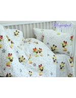 Постель в кроватку белого цвета с жирафами