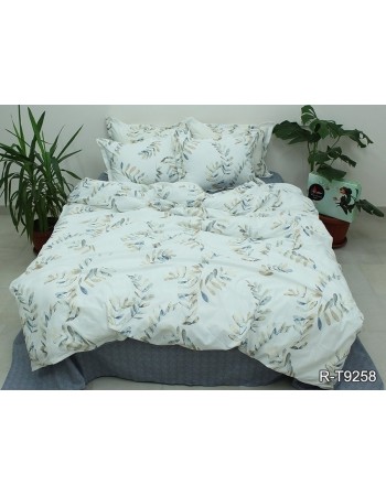 Постіль сімейна білого кольору з принтом